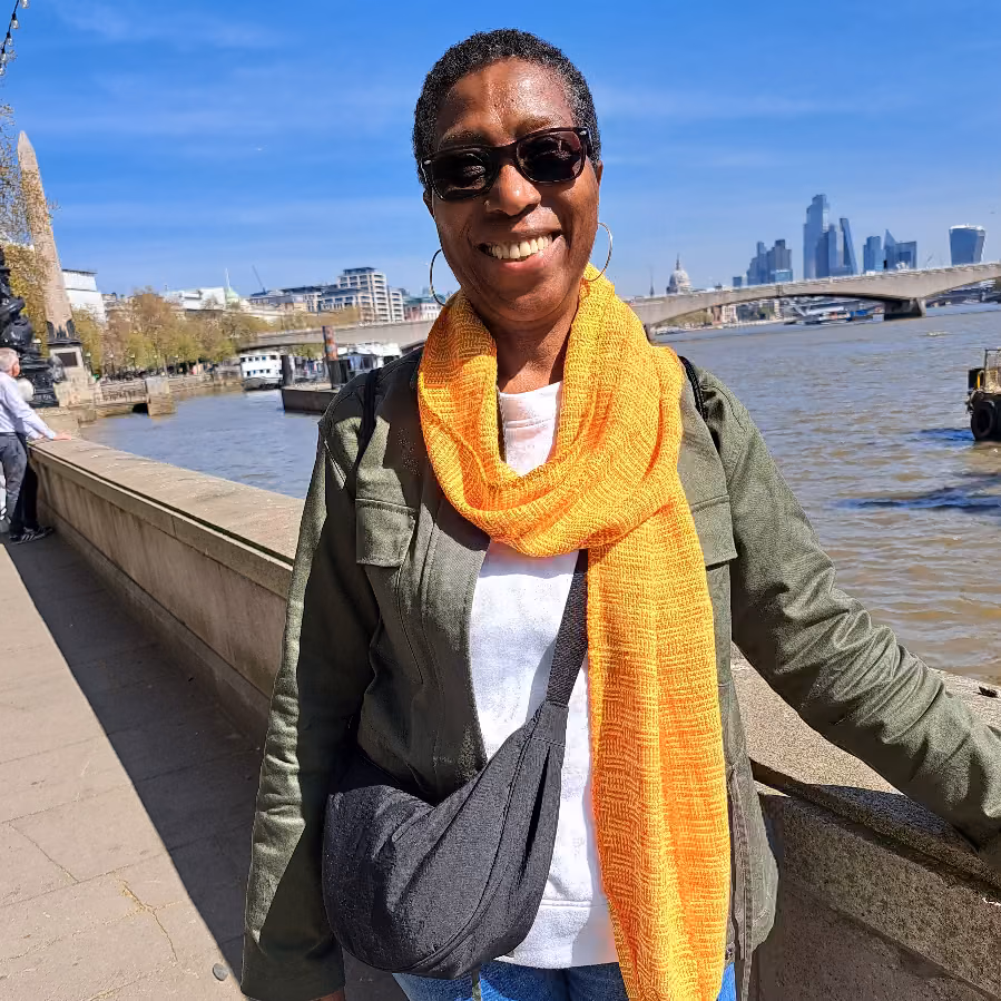 Log Cabin scarf modelled by the Thames river